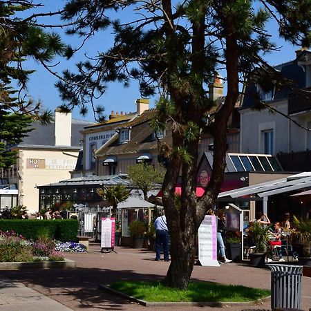 La Courette, Maison Avec Cour Proche Plage Graye-sur-Mer エクステリア 写真